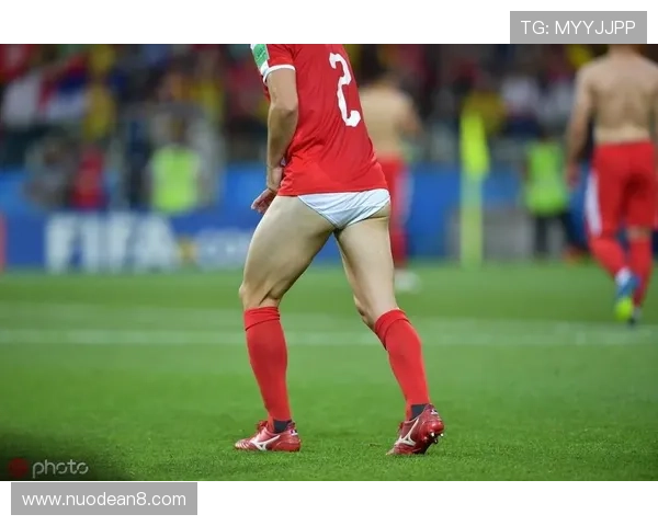 小腿肌肉发达的足球明星们：力量与速度并存的竞技天赋解析