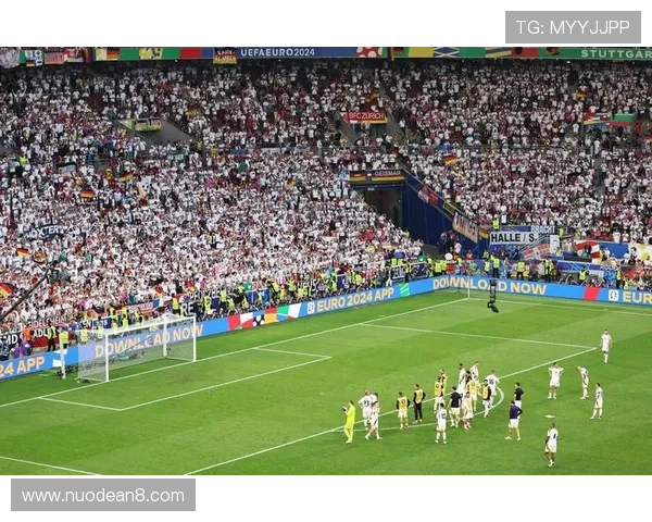 聚焦世界顶级球星与豪门足球球队的辉煌与荣耀对决