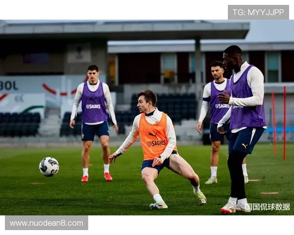 足球场上那些因暴力冲突而频繁成为焦点的球星们的故事与争议